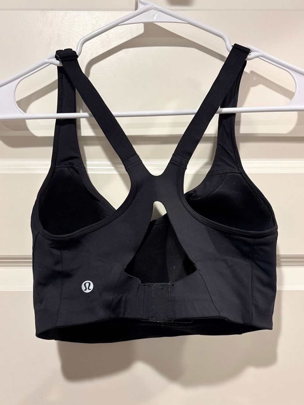 Lululemon All Powered Up Sports Bra Black 34E 34DD - Picture 2 of 4